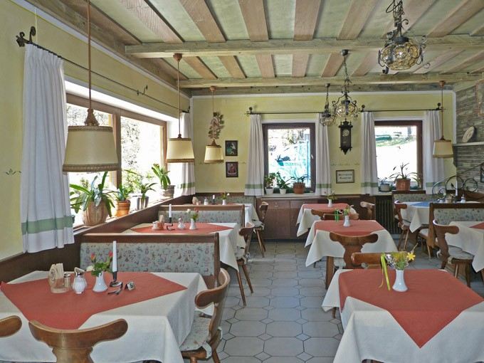 Restaurant & Cafe: Gaststube