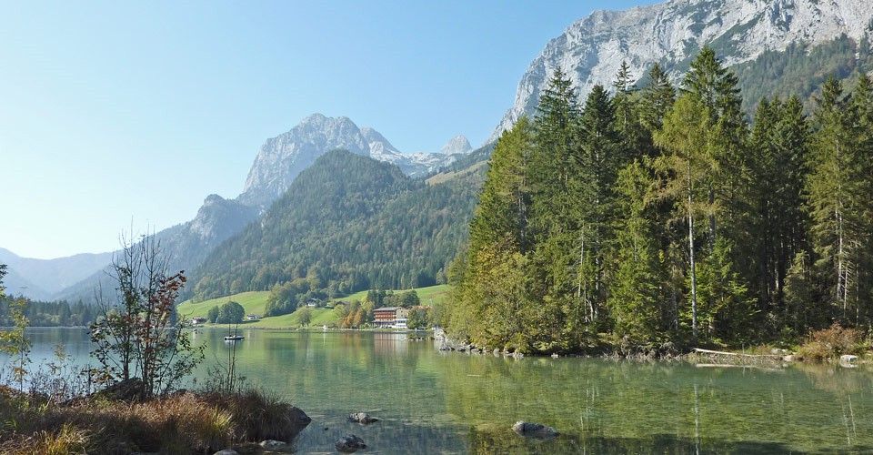 Gasthof & Cafe Rehwinkl: Hintersee mit Reiteralm
