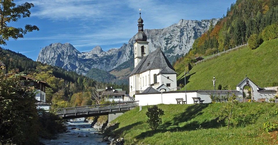 Gasthof & Cafe Rehwinkl: Ramsauer Kirche St. Sebastian